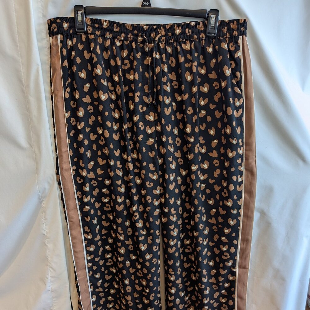 Crepe Wide Leg Pants Leopard Print with Contrast Stripe and Pockets XL
